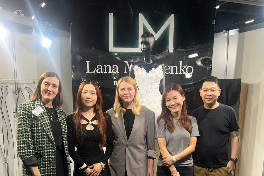 Предпринимательница из Тюмени Лана Мариненко подписала экспортный контракт на выставке в Москве