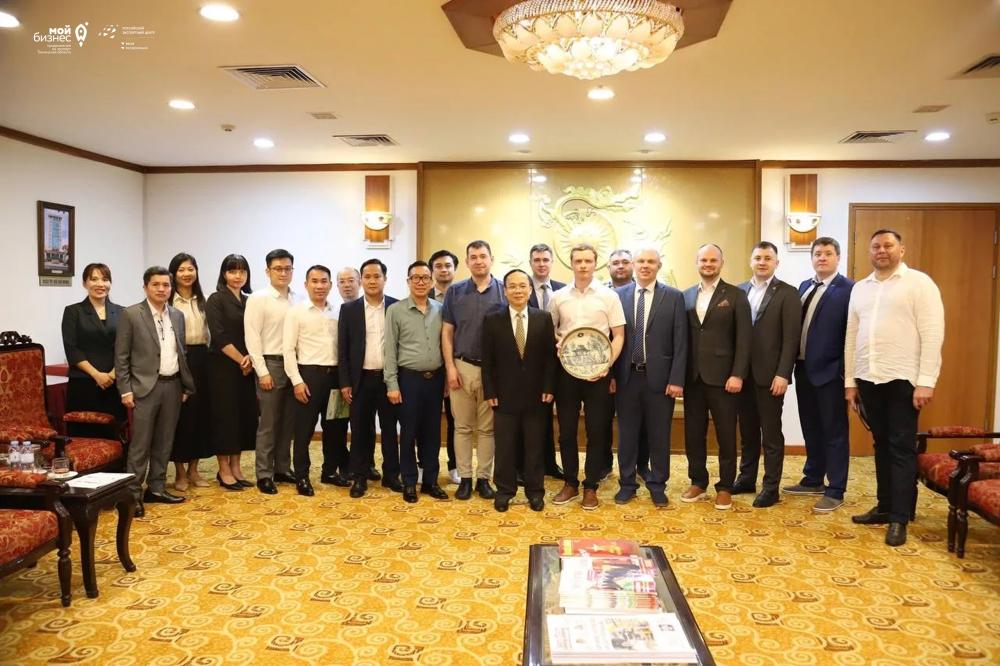 Делегация из Тюменской области работает во Вьетнаме